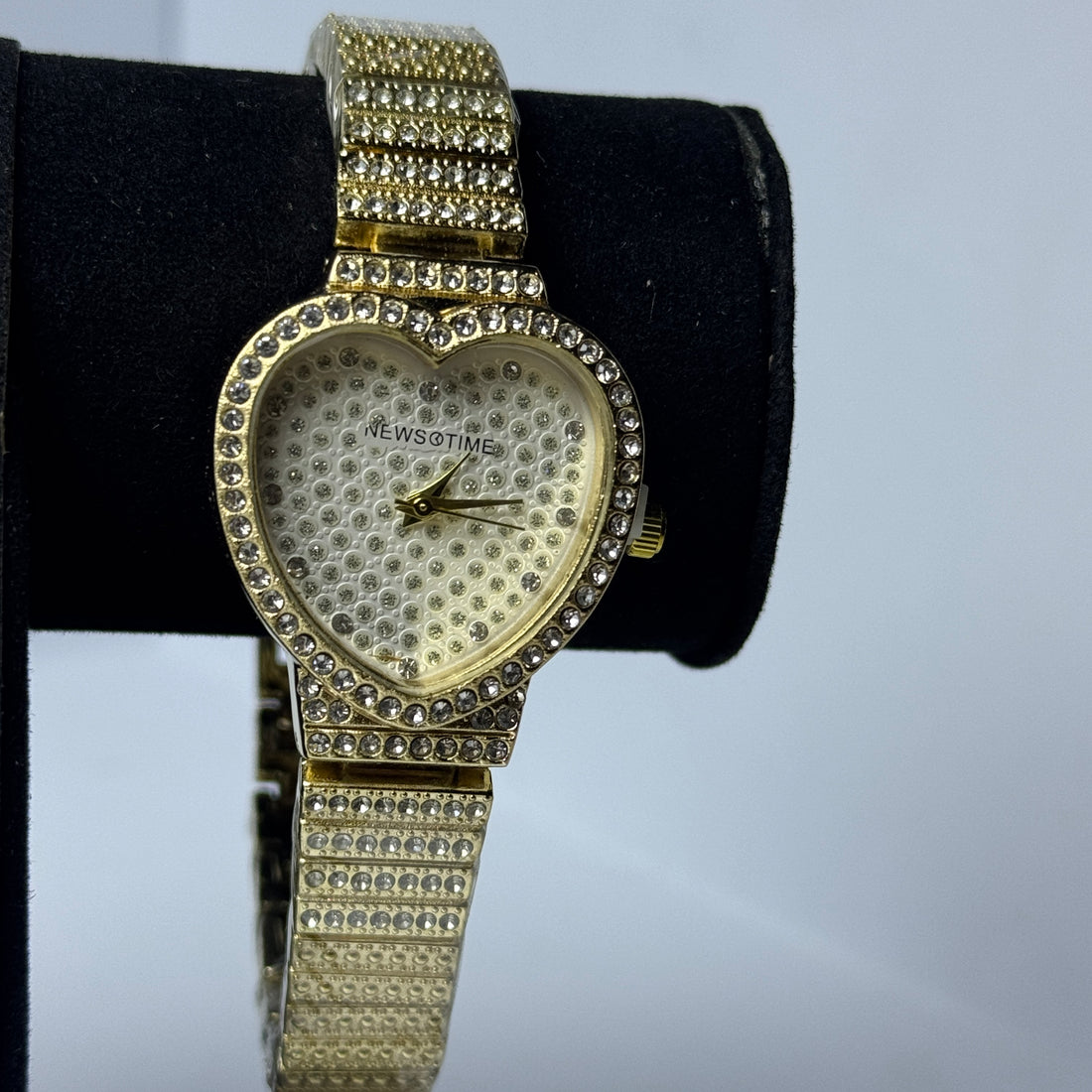 Luxury golden stones watch with bracelet