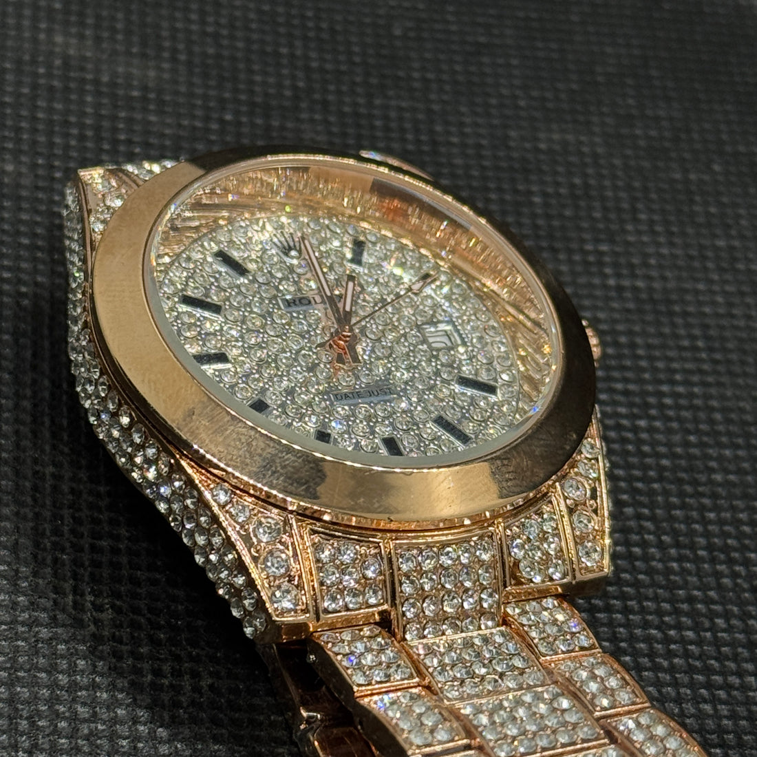 Golden with diamond Luxury men watch